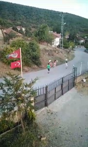 Amasya'da Köyde Yasayan Çocuklardan 'Park Isteriz' Eylemi