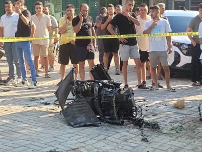 Antalya'da Aracin Motorunu Yerinden Firlatan Kaza Açiklamasi 3 Yarali