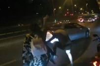 E-5 Karayolu'nda Sürücü Dehseti Açiklamasi Önce Saldirdi Ardindan Aracina Binip Motosikletlileri Ezmeye Çalisti