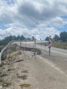 Göynük'te Geçen Yil Çöken Yol Yapilmayi Bekliyor