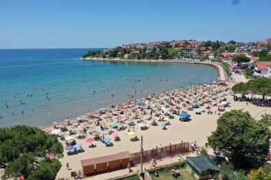 Kandira'da Tüm Plajlarda Denize Girmek Yasaklandi