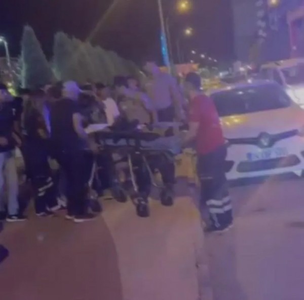 Parkta dehşet saçtı! Tartıştığı kişiyi yaraladı: Yetmedi polise ateş açtı