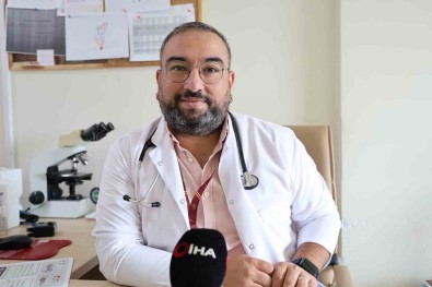 Sahada Çalisanlara Sicak Hava Uyarisi Açiklamasi Çarpilmayin