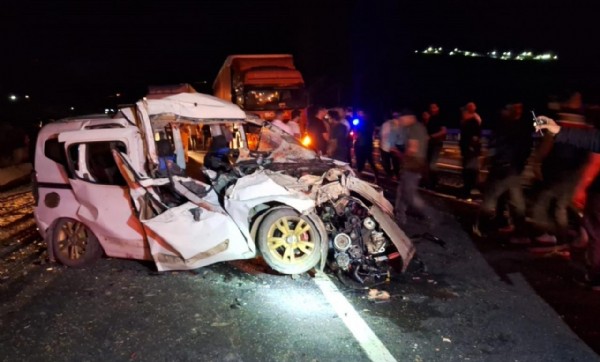 Erzincan Tercan'da korkunç kaza: Çok sayıda ölü ve yaralı var