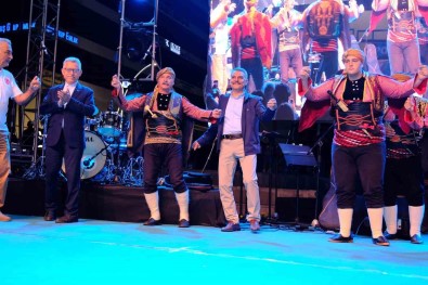 Yozgat Valisi Özkan, Seymenlere Tas Çikardi