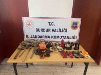 Burdur'da Jandarmanin Kaçakçilik Ve Uyusturucu Operasyonlarinda 4 Kisi Tutuklandi