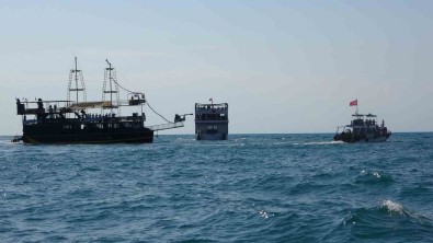 Van'da 'Denizcilik Ve Kabotaj Bayrami' Kutlandi