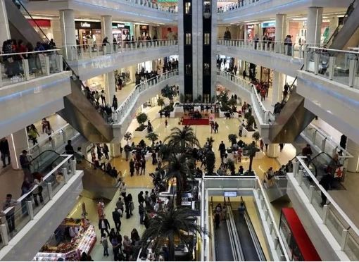 AVM’de taciz skandalı! Genç kadın çığlık çığlığa yardım istedi: Kalçamı avuçladı!