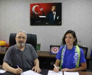 Bursa Büyüksehir Belediyespor'da Betül Yilmaz Da Imzaladi