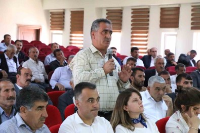 Kaymakam Karaloglu Muhtarlarin Sorun Ve Taleplerini Dinledi