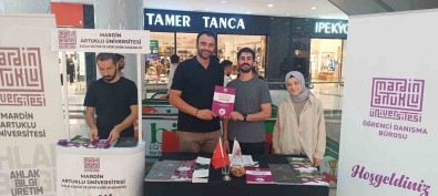 Mardian Mall AVM'de Üniversite Tercih Standi Açildi