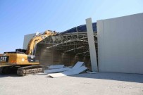 Nilüfer'de 3 Bin Metrekarelik Kaçak Yapi Yikildi