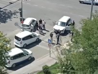 Siirt'te Maddi Hasarli Trafik Kazasi Haberi