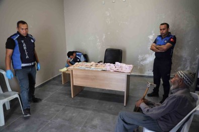 Hatayli Dilenci Üzerinden Çikan 19 Bin 765 TL Ile Adeta Rakip Tanimadi