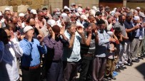 Heniyye Için Yozgat'ta Giyabi Cenaze Namazi Kilindi Haberi