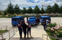 Jandarma 12 Aranan Sahsi Yakalayarak Adalete Teslim Etti Haberi