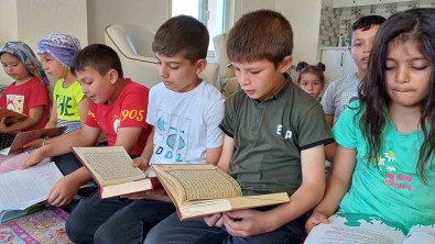 Köylerde Yaz Kur'an Kurslari Yogun Ilgi Görüyor