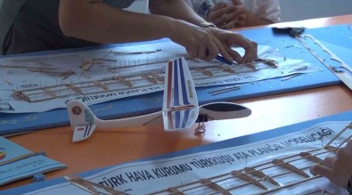 Sinop'ta 'Ata Planör Model Uçak Kursu' Açildi