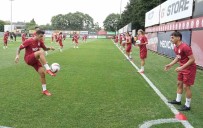 Galatasaray Günü Çift Antrenmanla Tamamladi