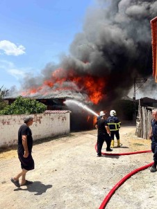 Sinop'ta 6 Ev Yanarak Kullanilamaz Hale Geldi