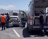 Van'da Trafik Kazasi Açiklamasi 1 Yarali