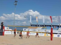 Balikesir'de Plaj Voleybolu Basladi