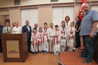 Basarili Sporcular Belediye Meclisinin Konugu Oldu