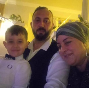 Çanakkale'de Esi Tarafindan Pompali Tüfekle Öldürülen Anne Ve Çocugu Topraga Verildi