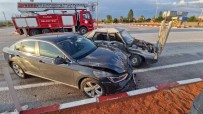 Iki Otomobil Çarpisti Açiklamasi 2 Yarali