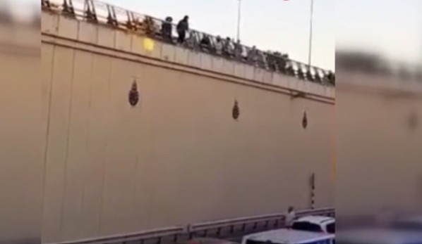 İstanbul'dan kan donduran olay! Metrelerce yükseklikten atladı