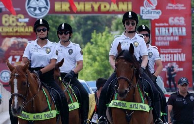 Atli Polisler Kirkpinar'da Devriye Geziyor