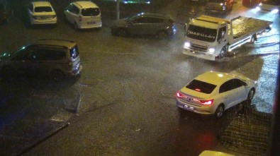 Kars'i Yagmur Vurdu, Caddeler Göle Döndü