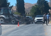 Kepçe Otomobile Çarpti