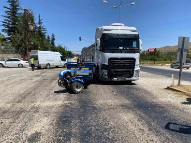 Malatya'da Kamyon Ile Pat Pat Motoru Çarpisti Açiklamasi1 Yarali