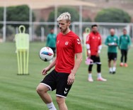 Sivasspor'un Yeni Transferi Uros Radakovic Ilk Idmanina Çikti