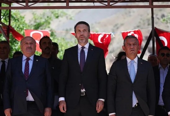Özgür Özel için Başbağlar anma programına VIP seferler! Başbağlar’a özel uçak ve özel helikopterle gitti