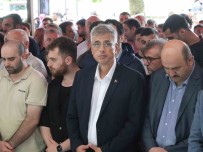 Bakan Memisoglu Rize'de Cenazeye Katildi Haberi