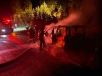 Burdur'da Seyir Halindeki Hafif Ticari Araç Alevlere Teslim Oldu Haberi