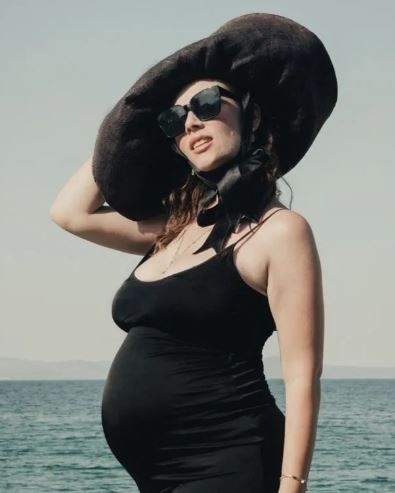 Demet Evgar kızıyla paylaştı