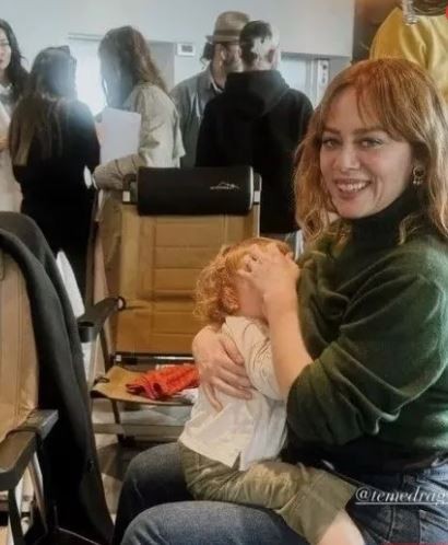 Demet Evgar kızıyla paylaştı