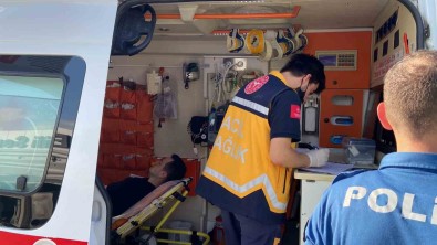 Küçükçekmece E-5 Karayolu'nda 3 Servis Araci, 1 Su Tankerinin Karistigi Zincirleme Kaza Açiklamasi 13 Yarali