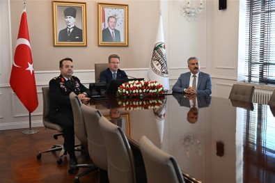 Manisa'da 6 Ayda 2 Bin 895 Sahis Tutuklandi