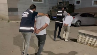 Uyusturucu Kuryesi 2 Kisinin Mide Ve Bagirsaklarindan 18 Paket Uyusturucu Çikti