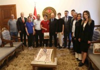 Vali Dalli, LGS'de Türkiye Birincisi Olan Ögrencileri Kabul Etti