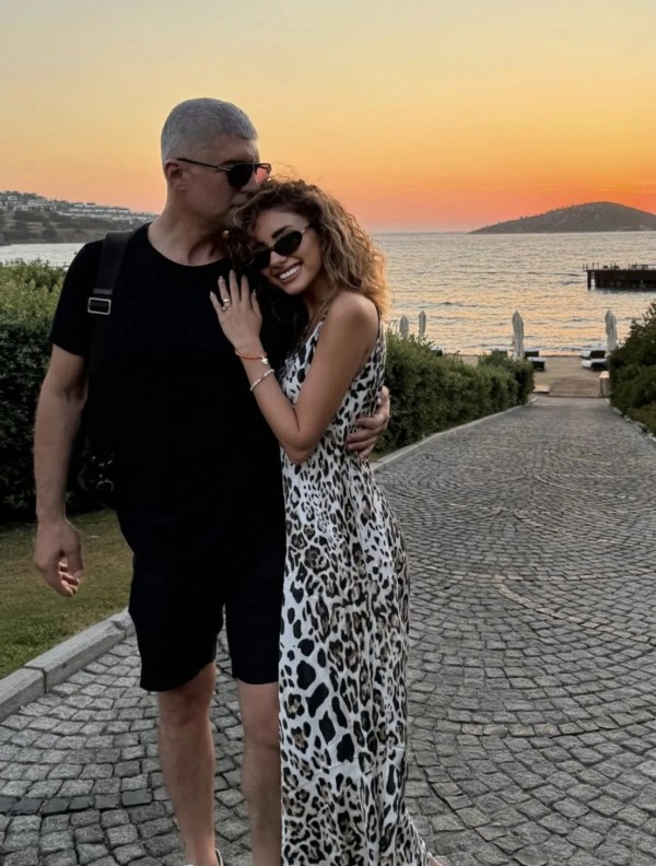 Özcan Deniz'e aşk dolu sözler!