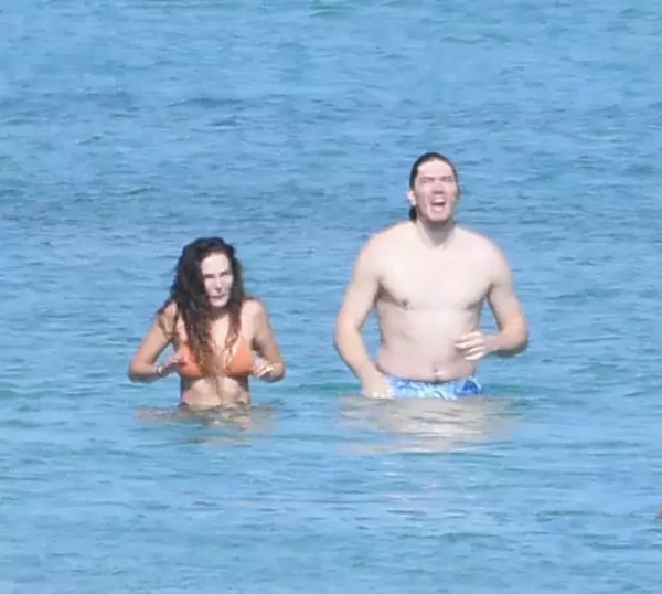 Çeşme'de aşk rüzgarı!