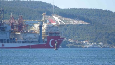 Abdülhamid Han Sondaj Gemisi Çanakkale Bogazi'nda Geçti