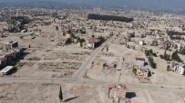 Depremin Yok Ettigi Kent Merkezinde Insaatlar Gece Gündüz Demeden Devam Ediyor