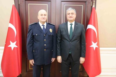 Emniyet Personellerine Yeni Rütbeleri Takildi