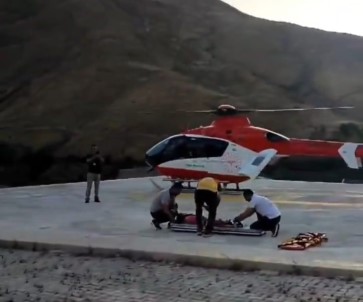 Helikopter Ambulans 4 Yasindaki Çocuk Için Havalandi